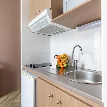 Appart'city Confort Centre Aparthotel 3*