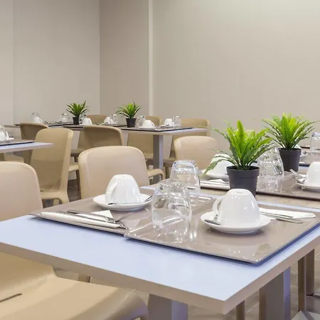 Apartmanhotel Appart'city Confort Centre 3*